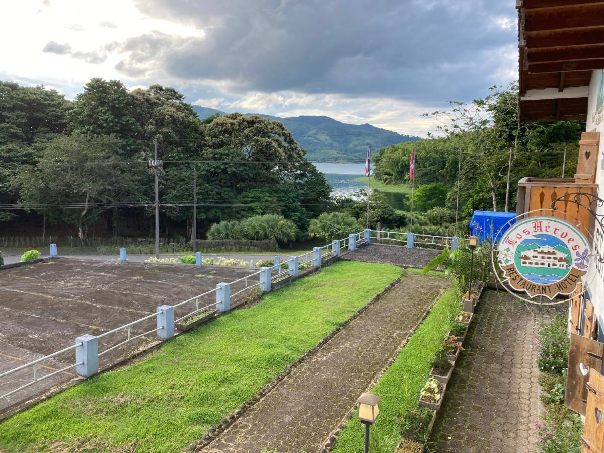 Los Heroes Nuevo Arenal Exteriör bild
